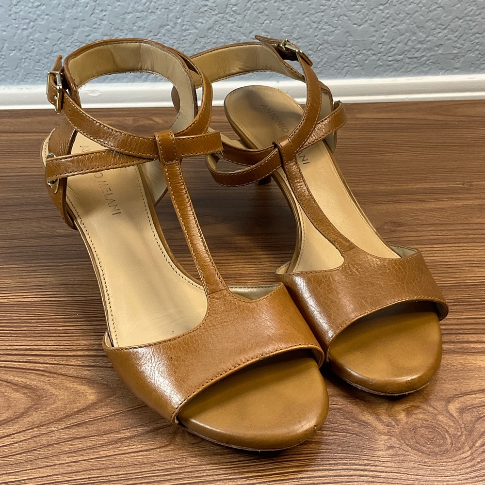 Antonio Melani Brown tan Leather Sandals size 9